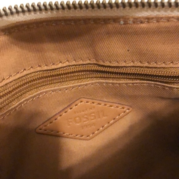 Fossil Crossbody Purse - Picture 4 of 6
